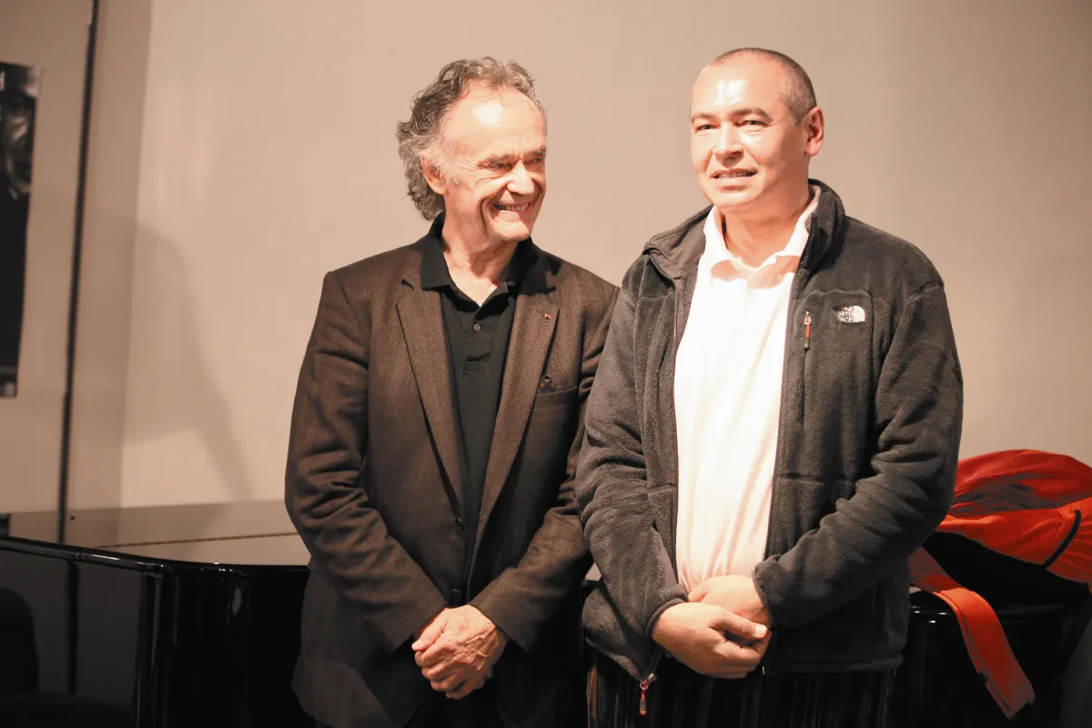 棉襪+拖鞋 鋼琴大師明獻藝