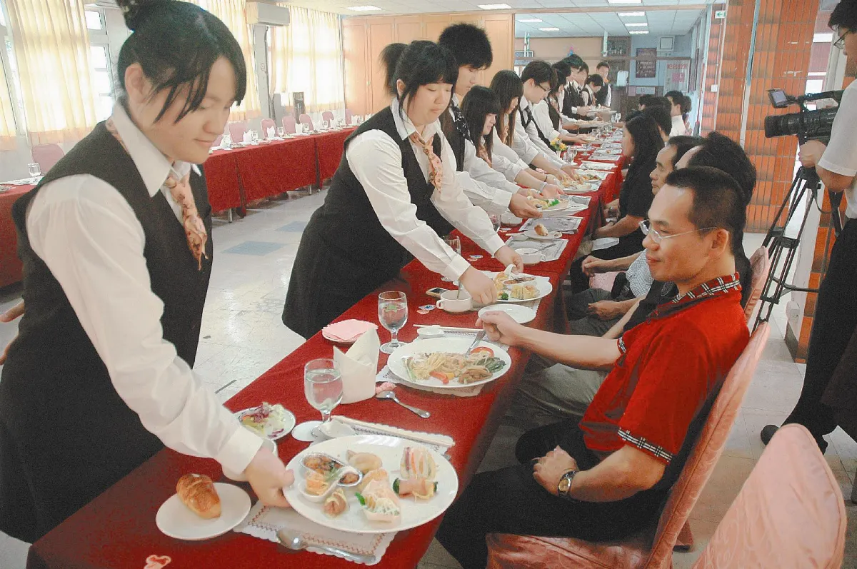 大成商工 自辦感動謝師宴