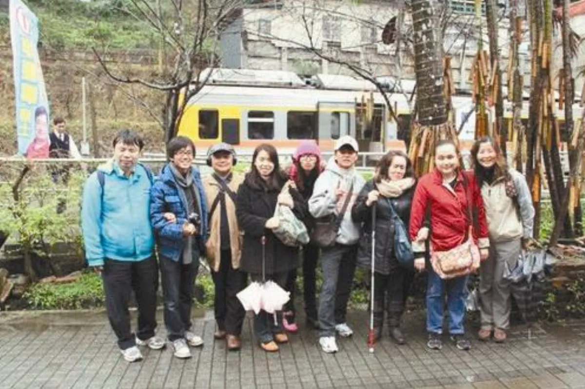 【幸福之旅】         陪視障朋友放天燈