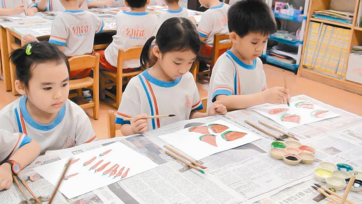 多樣化學習 幼稚園上水墨課