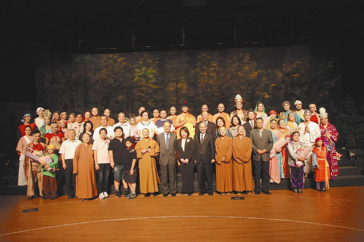 錢復領隊 博鰲台灣團訪佛館