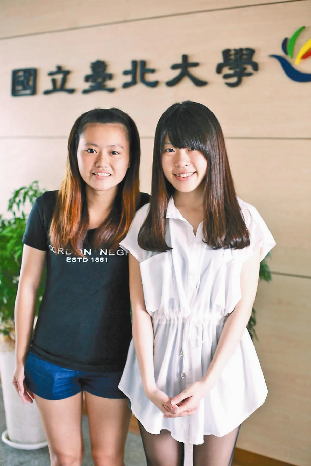 愛心女孩讓座 謙稱應該的事