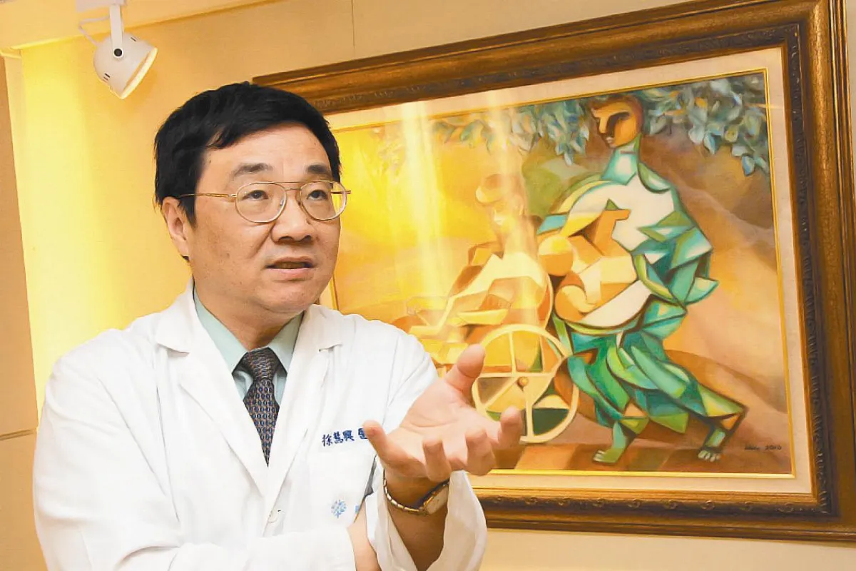 醫師揮彩筆 紓解壓力