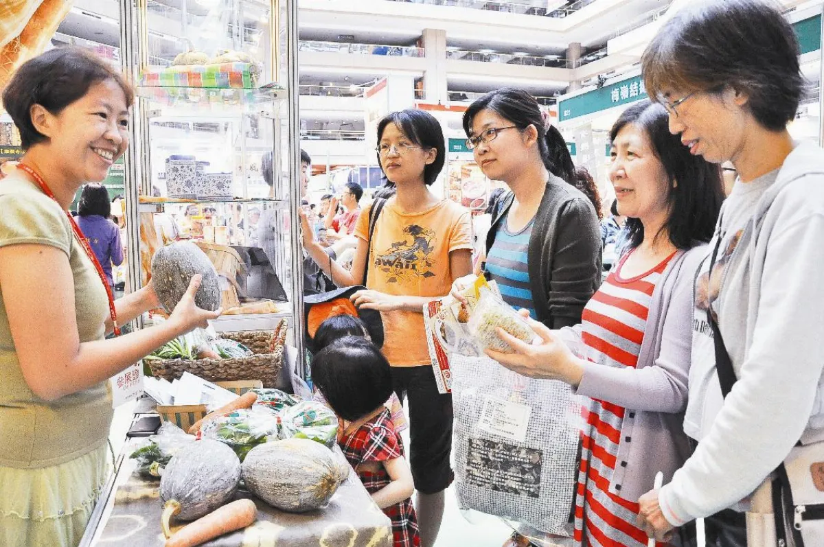 素博會第2天 兒女帶媽媽大採買
