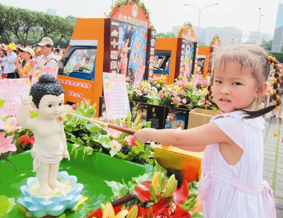 5歲小義工 為佛祖做事