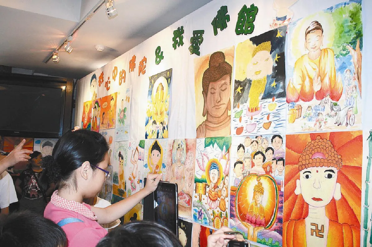 畫出心中的佛陀 大馬學子愛繪畫
