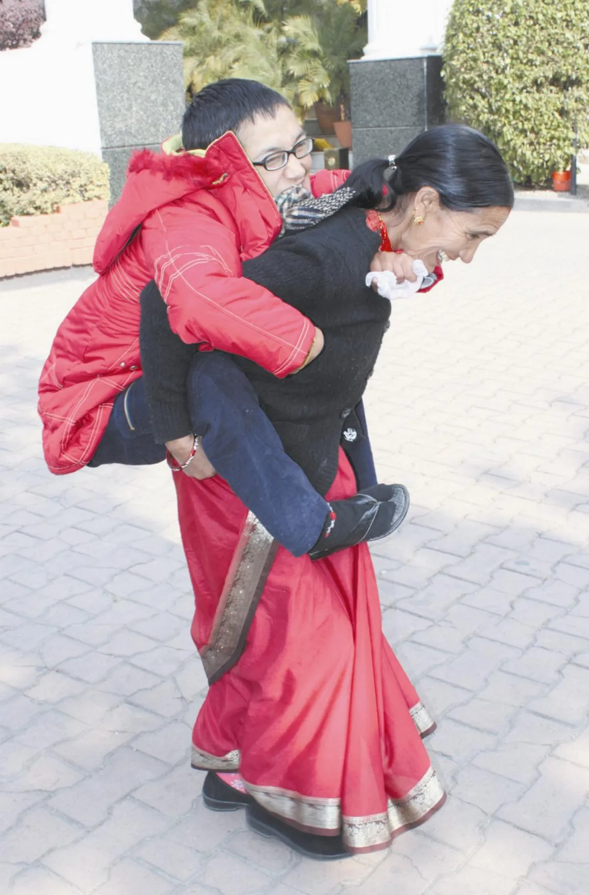 勇敢面對困境仍堅持到底