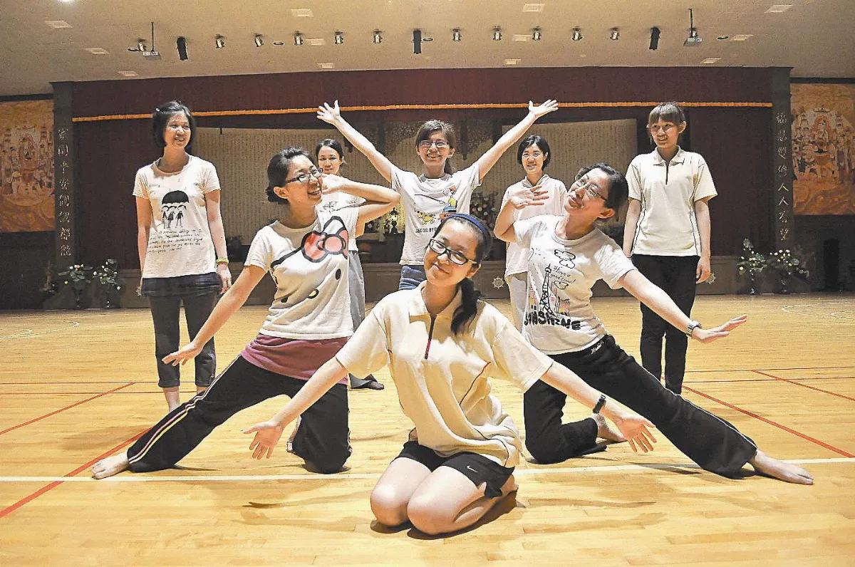 佛光小姐秀舞藝