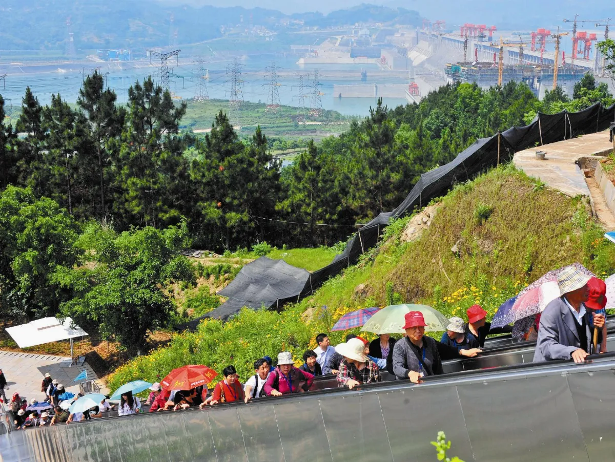三峽大壩 手扶電梯助觀光