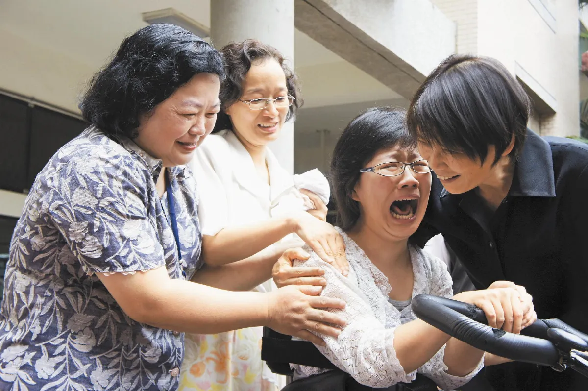 鄭奕凡艱忍復健 美青姐打氣