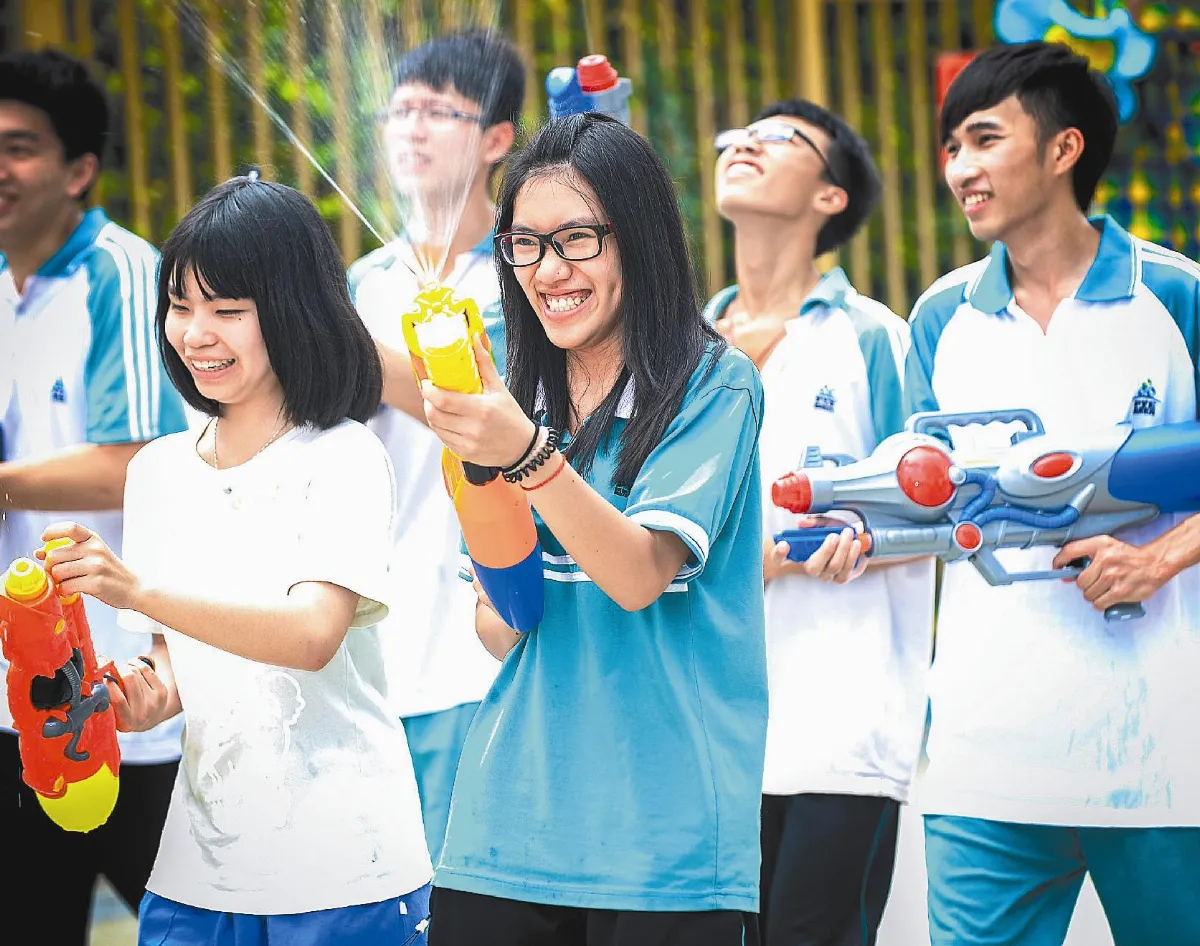 基測落幕學會了識字 阿昆畢業 開心拿大獎