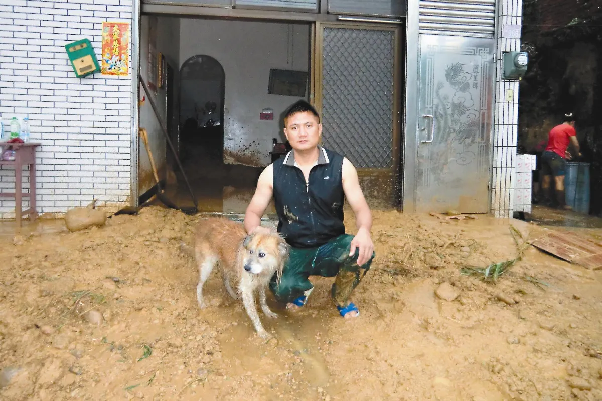 忠犬吠醒家人 逃過土石流