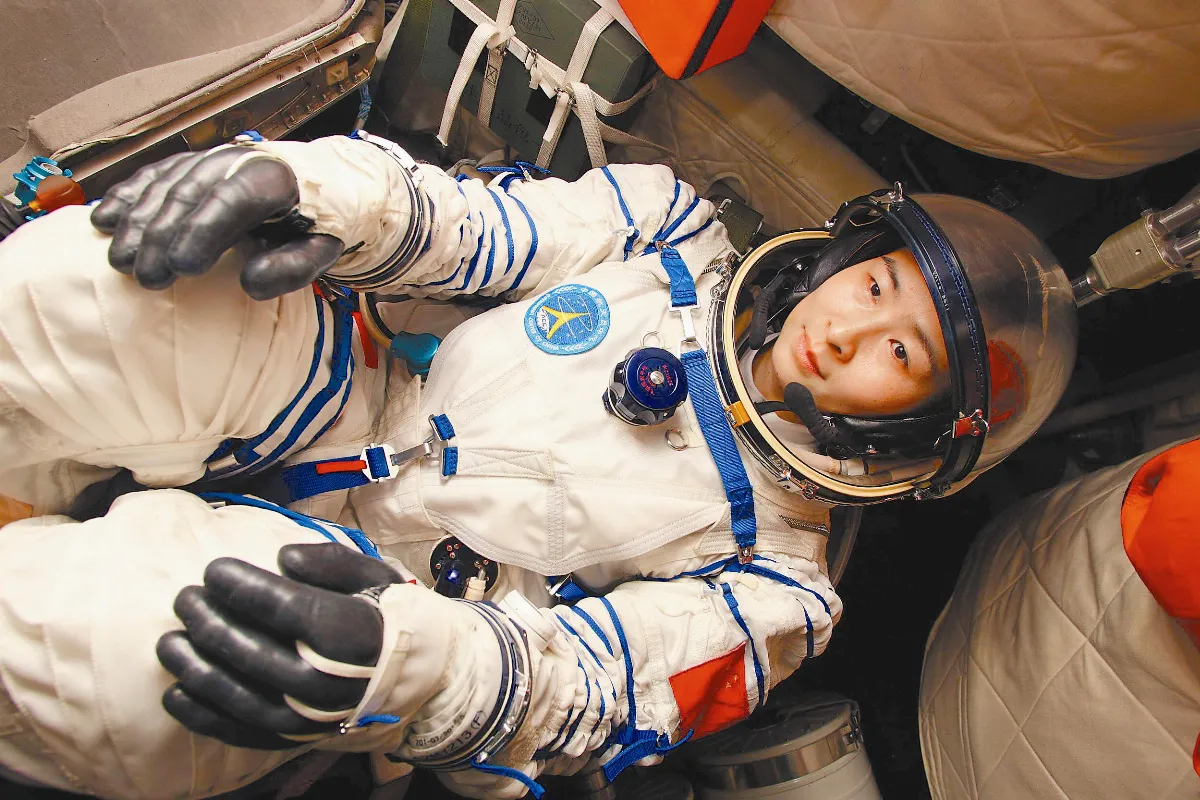 中國首位女太空人 今升空