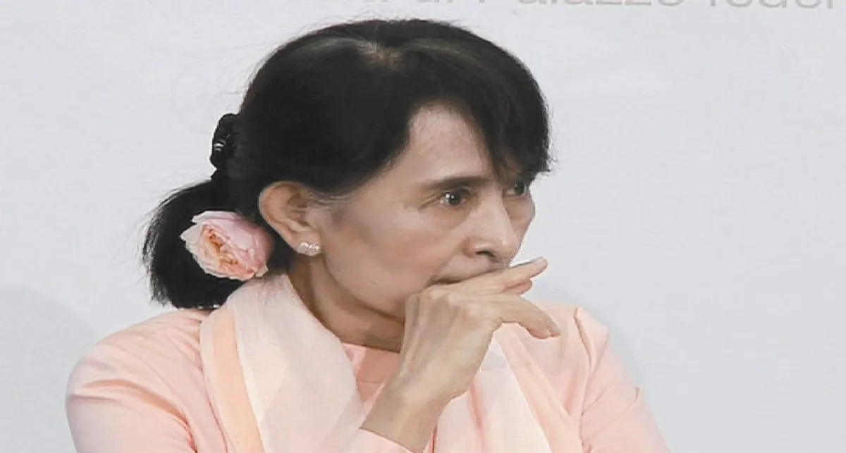 暌違60年 可口可樂再入緬舟車勞頓 翁山蘇姬記者會上嘔吐