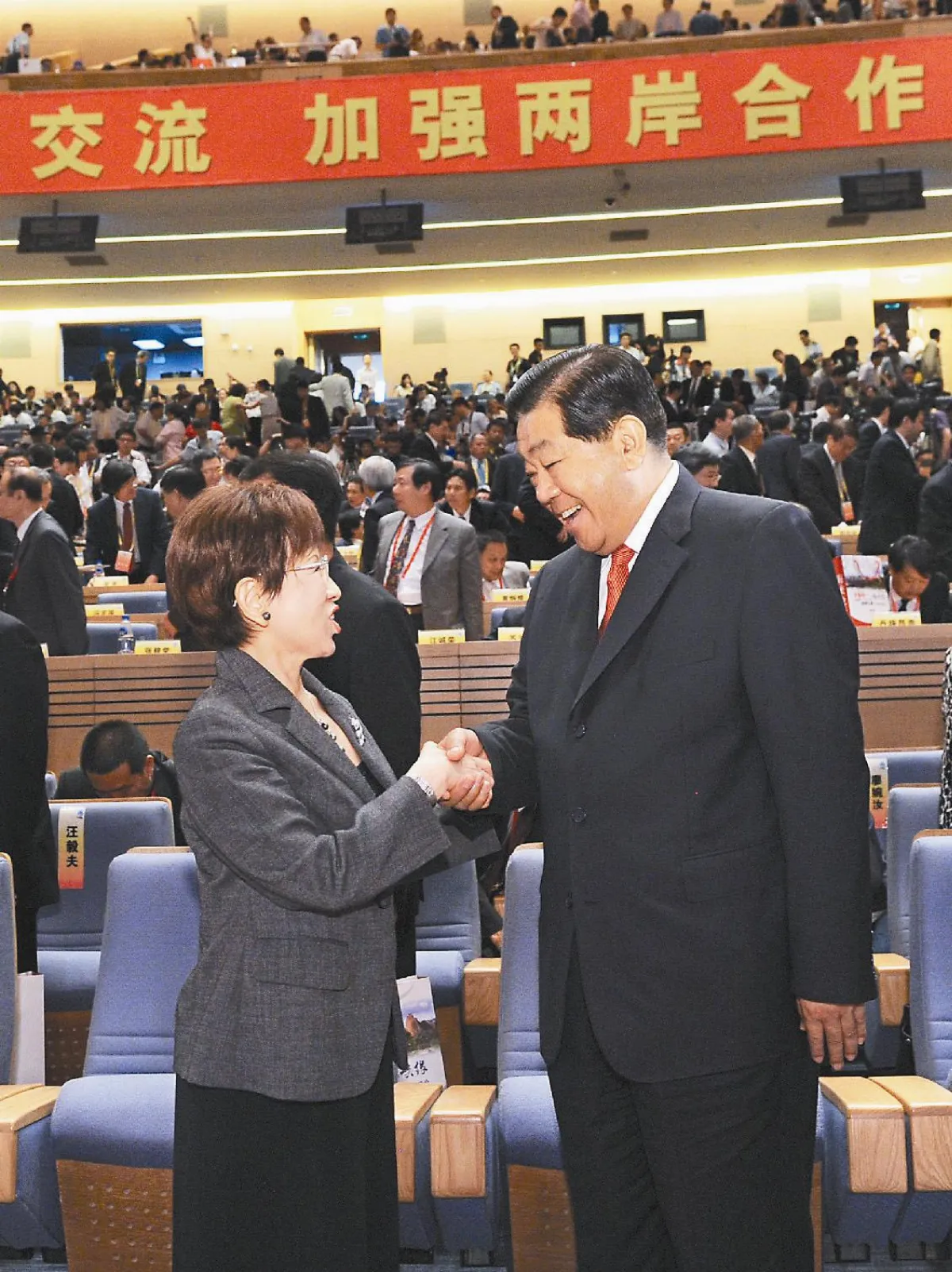 台生留陸就業 比照陸人條件