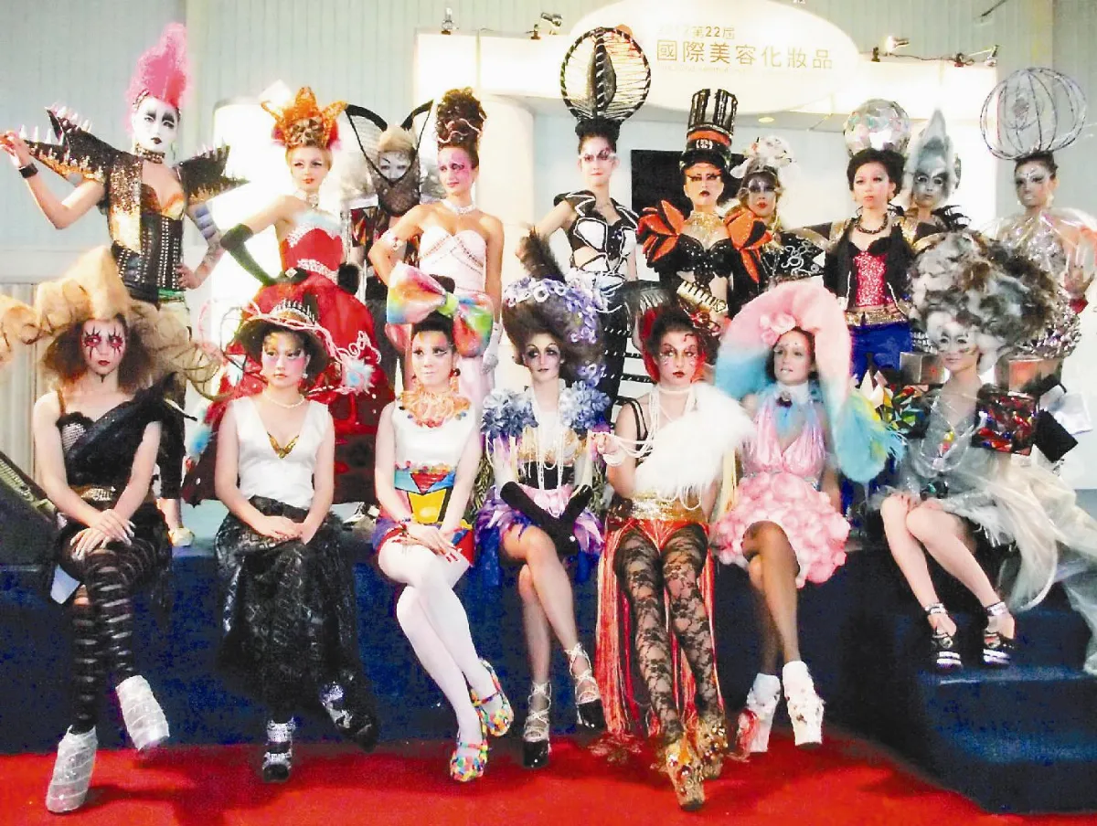 學生彩妝秀 表現亮眼