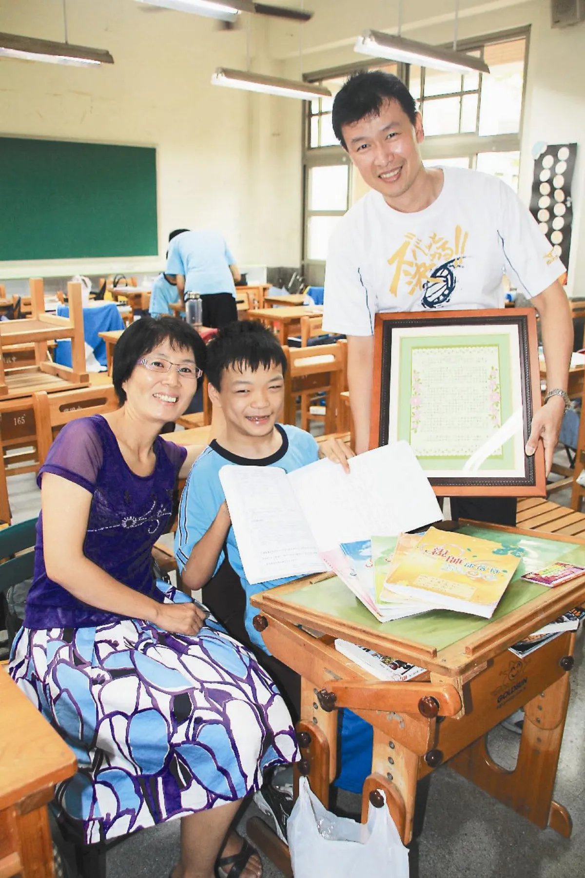 腦麻生與老師 聯絡簿筆談3年