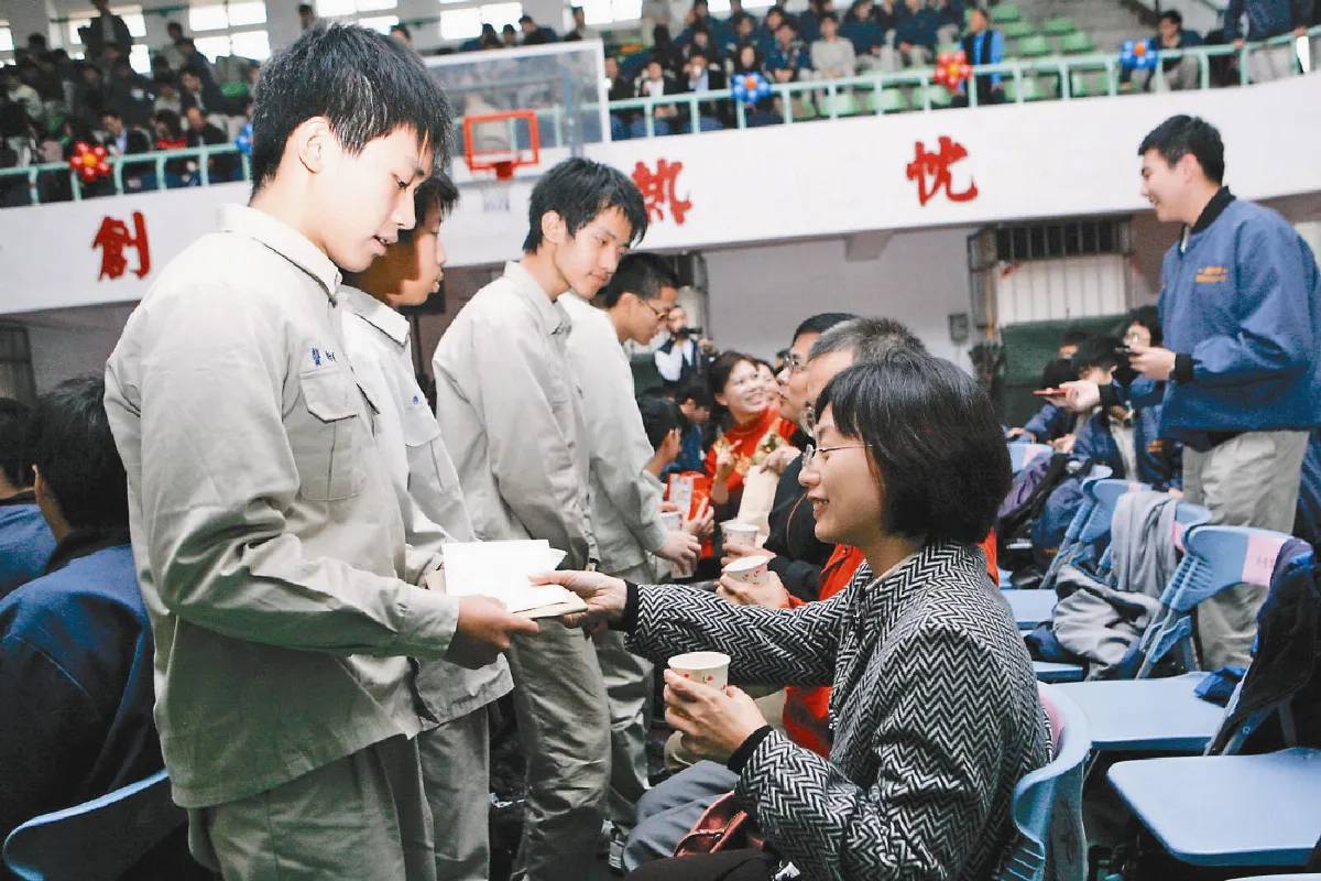 三好校園／高中組建國中學  量身打造成年禮儀典