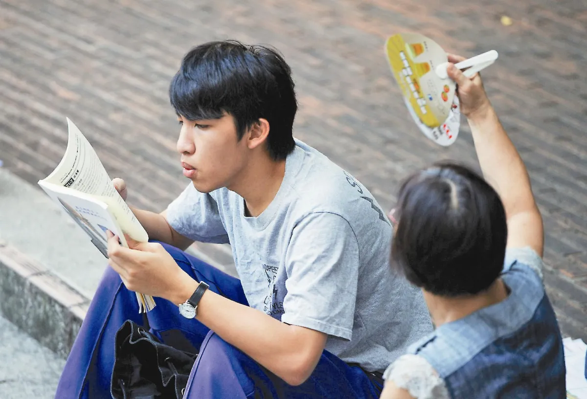 大學指考第1天 名副其實烤場