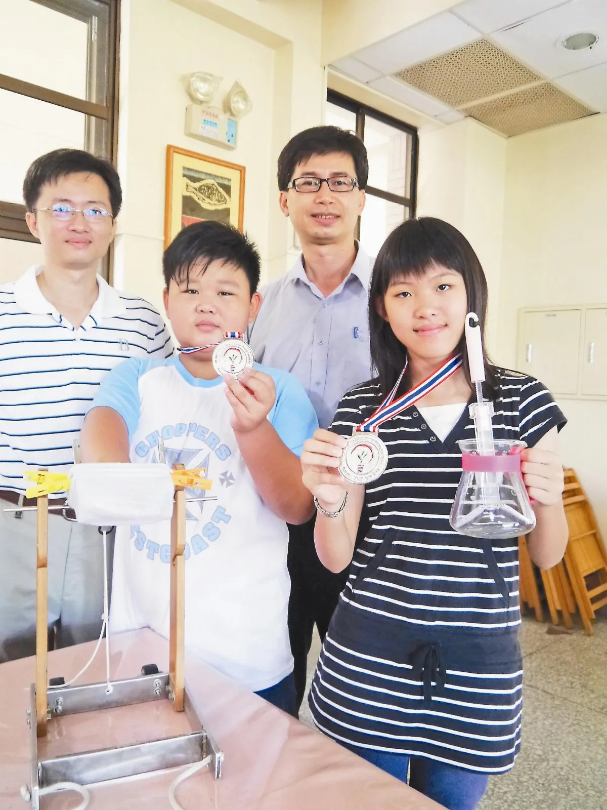 神奇杯刷、穿襪輔助器 發明展奪2銀
