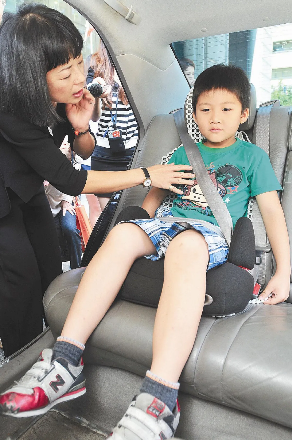 兒童坐車沒繫帶 8.1開罰