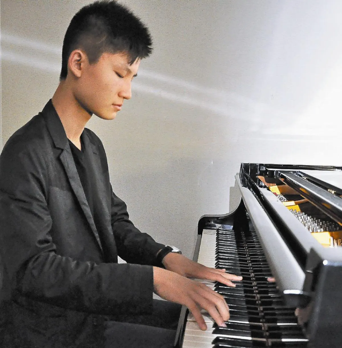 牛牛鋼琴獨奏 掀李斯特熱