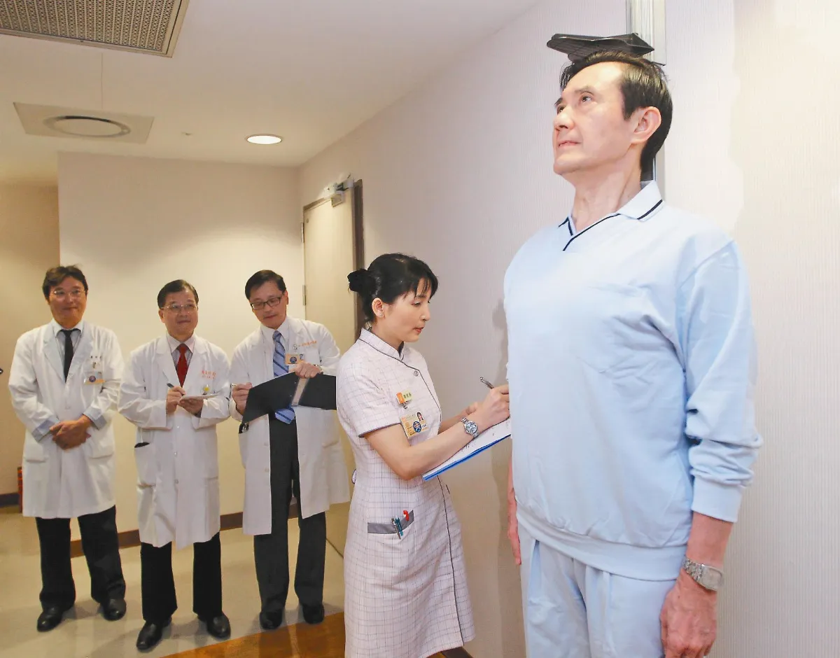 總統年度健檢 稍微變矮長胖