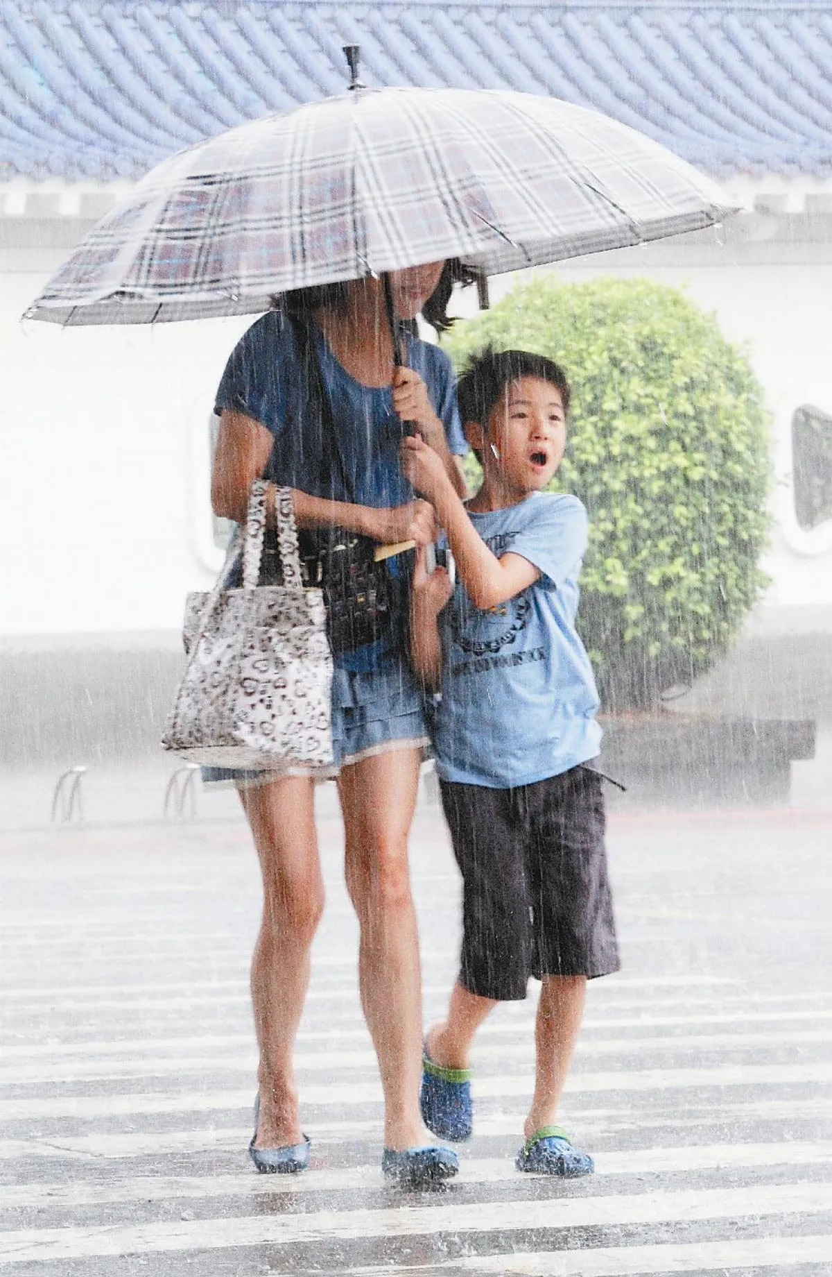 來場大雷雨 不讓你熱