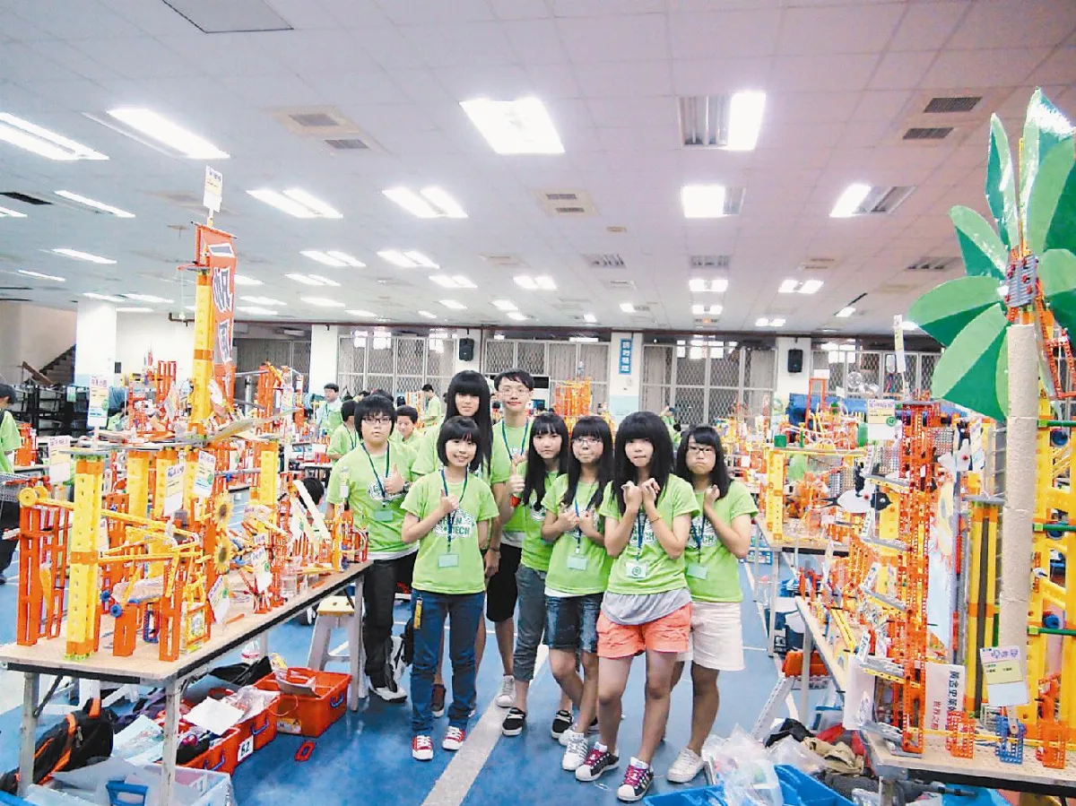 世界機關王大賽 新屋雙料冠軍