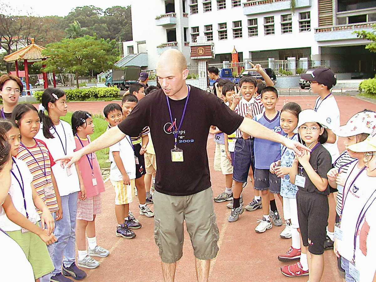 要不要從小學英文？