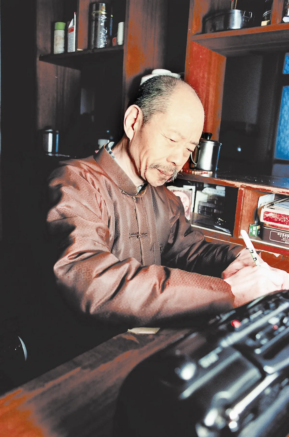 作  者  說十年辛苦不尋常！