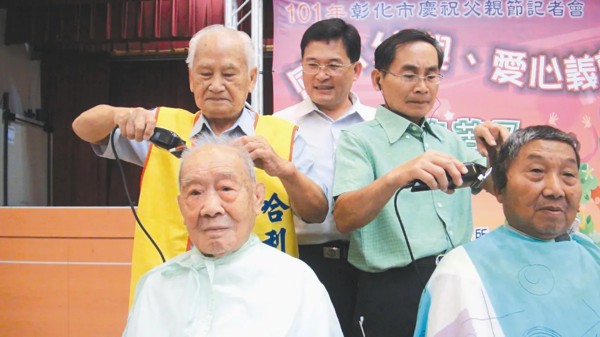 92歲理髮師 剪髮仍不輟