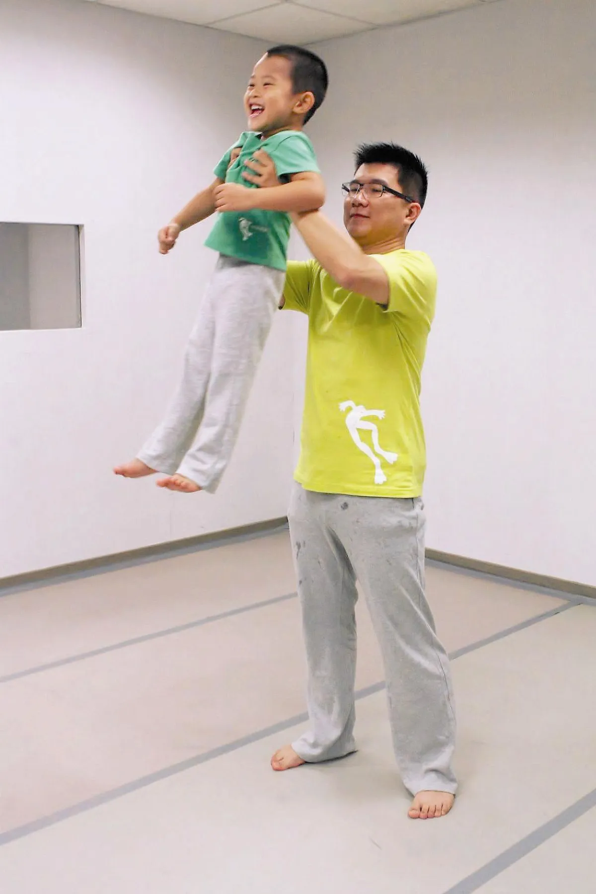 親密接觸 當孩子的大玩偶