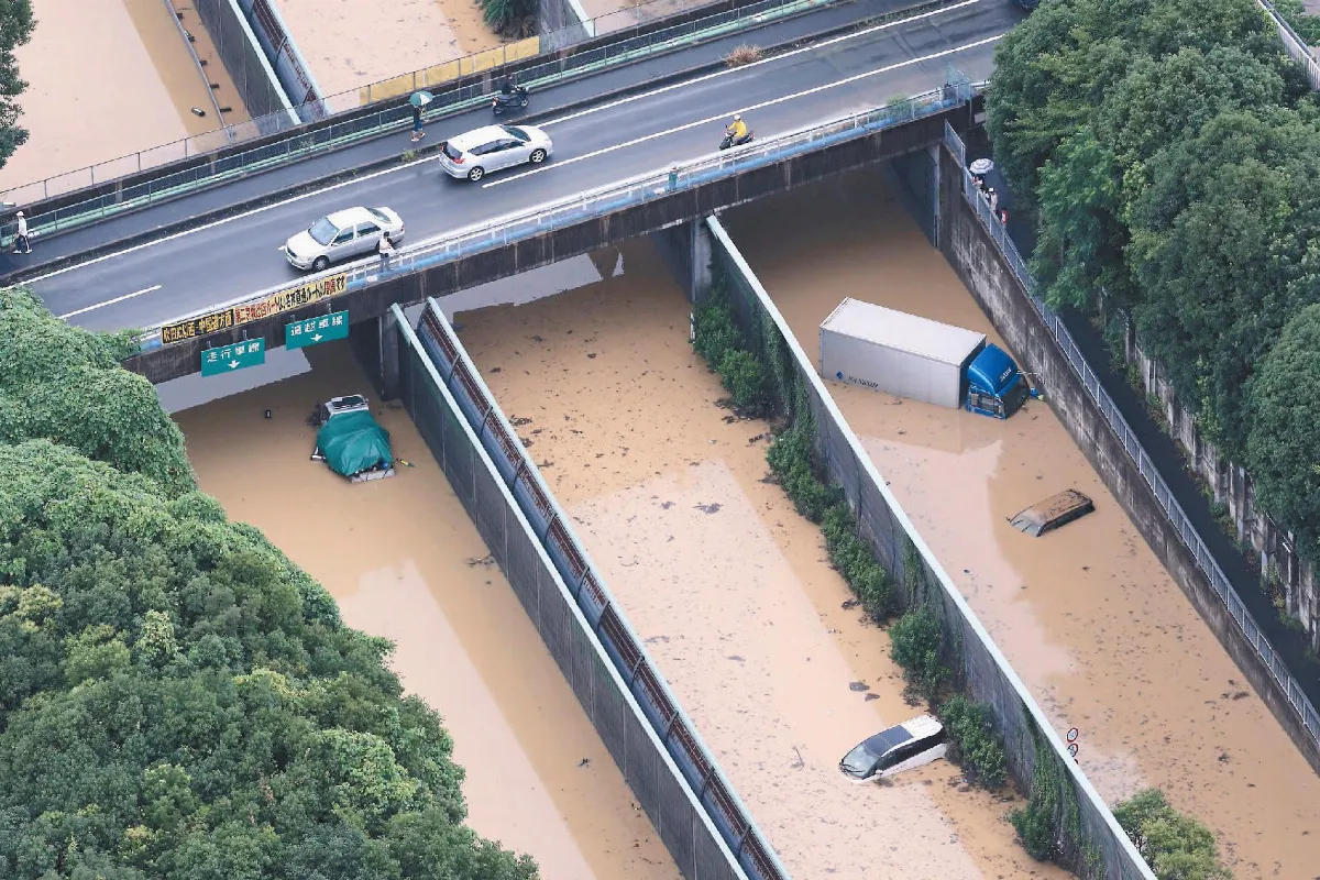 暴雨釀泥石流 京都逾百屋遭淹