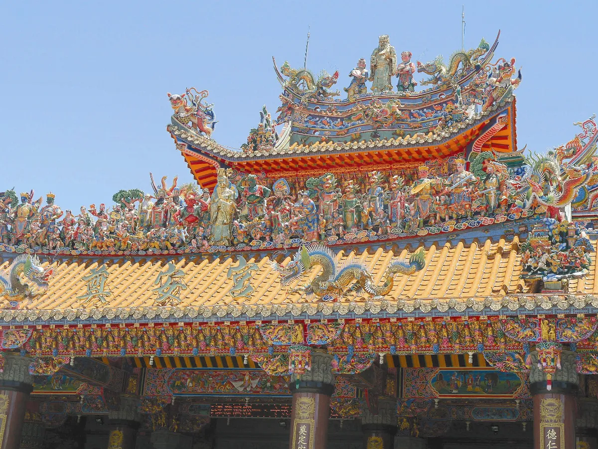 28尊神佛 屋簷排排站
