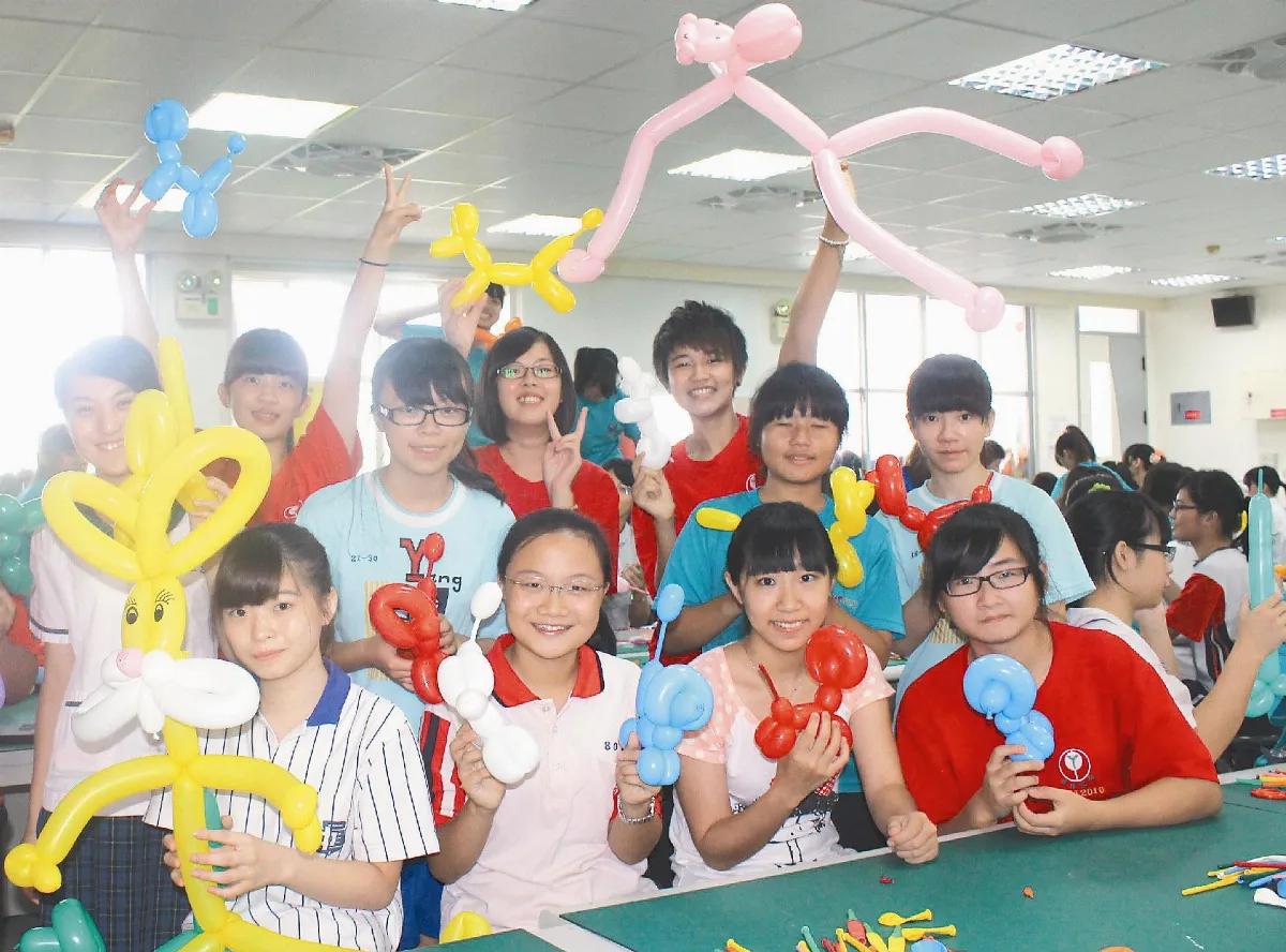 員林家商 創意氣球迎新