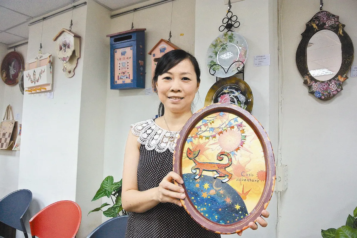 剪貼圖騰 蝶古巴特藝術開展