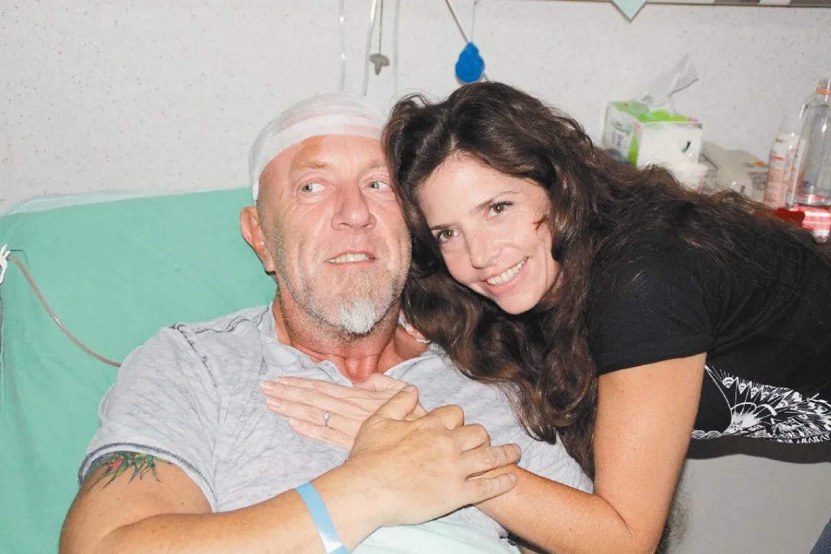 腦瘤開刀 省悟愛要及時美籍男 病床上求婚