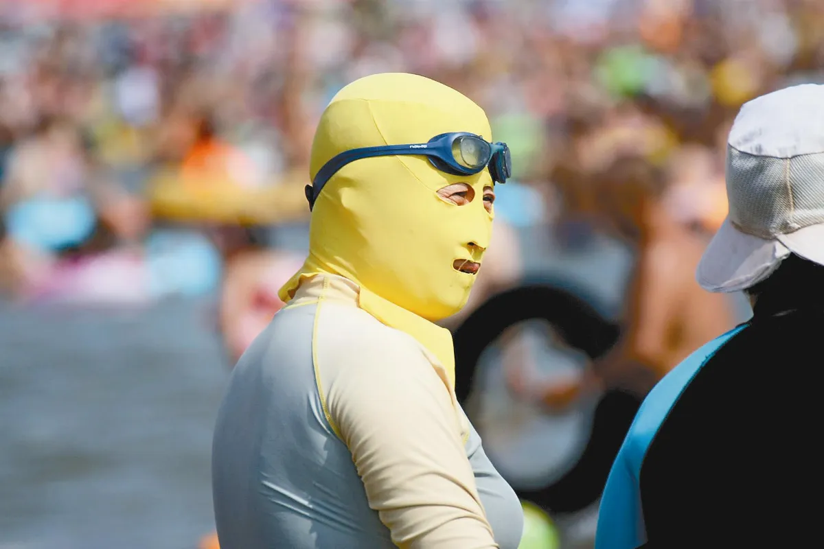 青島海灘流行臉基尼