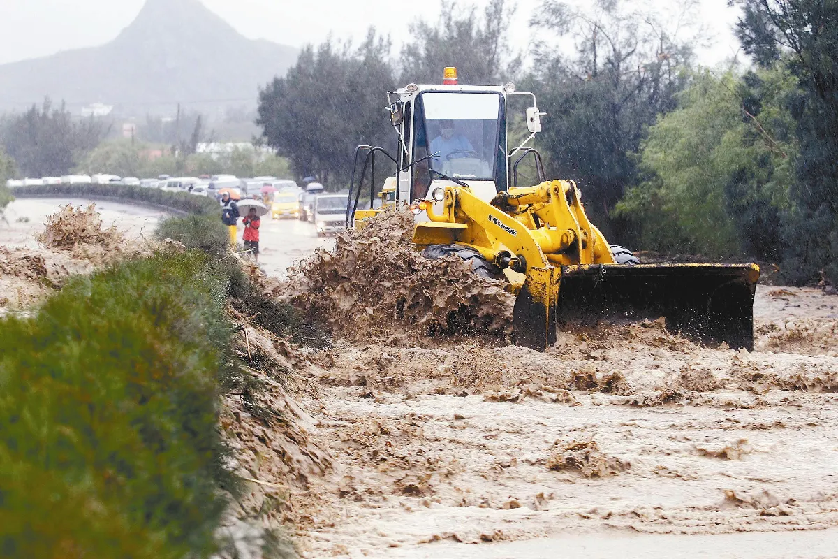 恆春半島暴雨破表 3萬戶停電