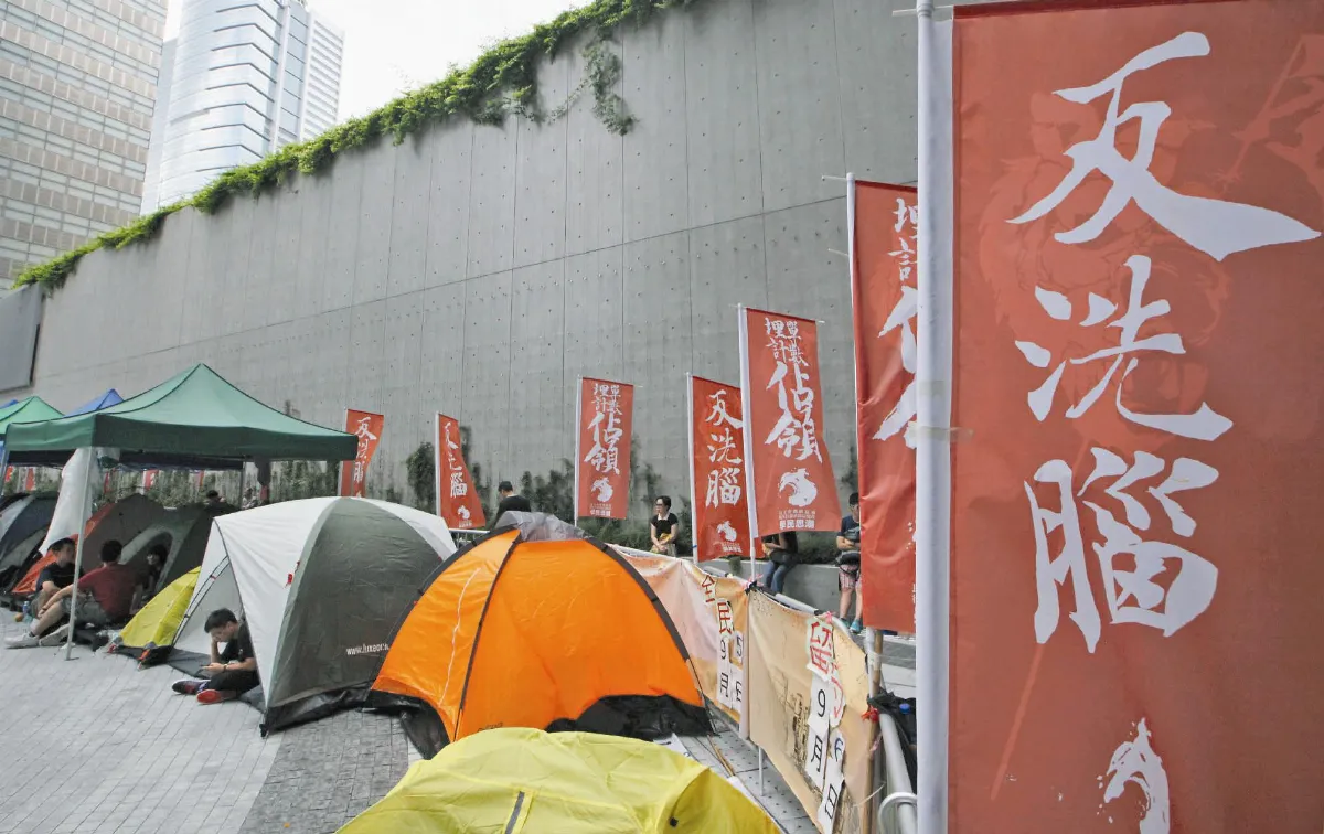 大學生發動全港罷課 特首取消APEC行