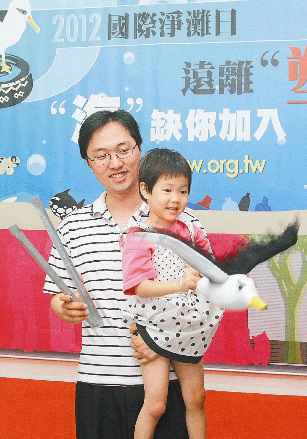 915去淨灘  海灘塑膠垃圾 殺了20萬信天翁