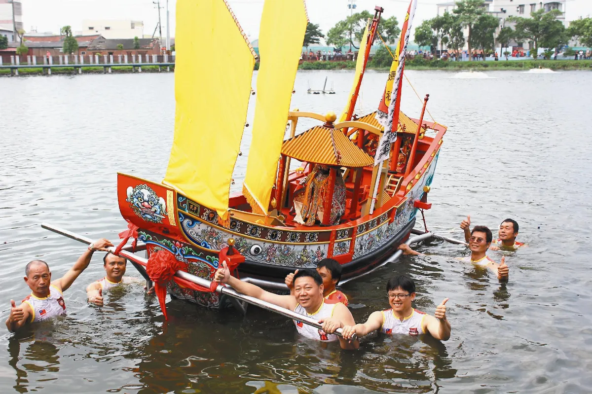 全台唯一檜木媽祖船