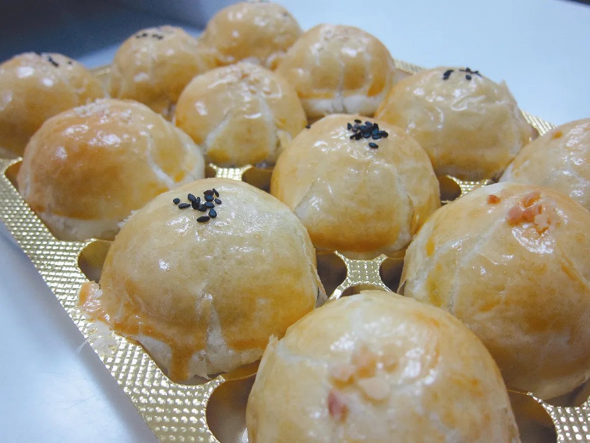 素素看！ 聽佛號的月餅