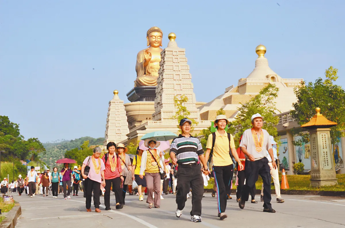首屆佛館健走 2千人共襄盛舉