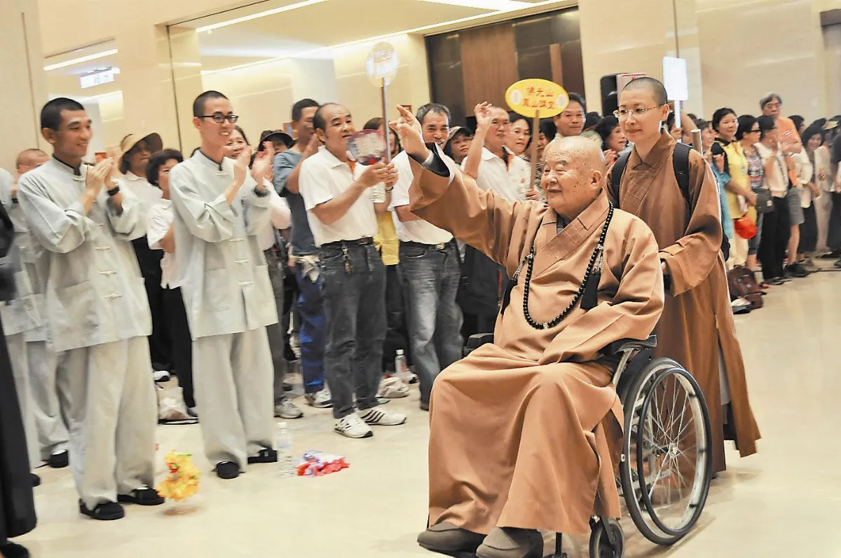 首屆佛館健走 2千人共襄盛舉