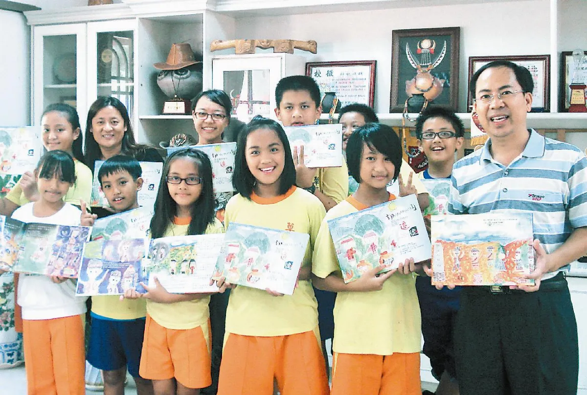 草埔國小手繪童書 全校師生聯手完成