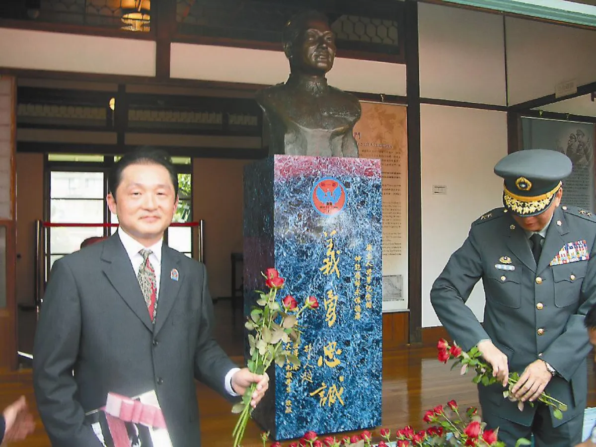 孫立人銅像揭牌  子弟兵追思