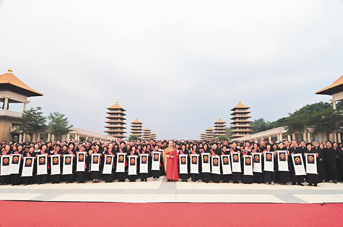 中秋朝禮佛館 3600信眾寫歷史