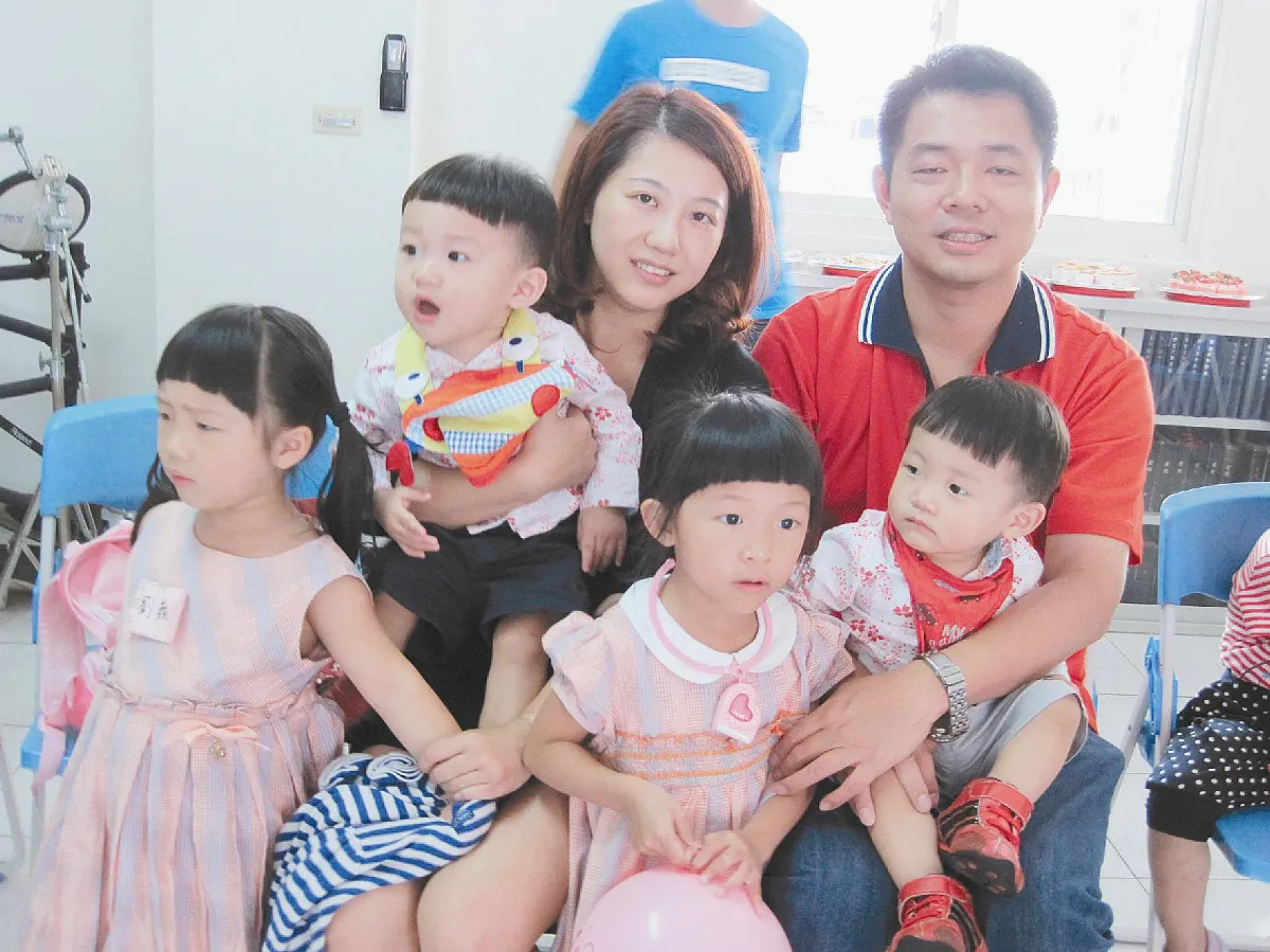 10月10日10時10分 孿生家庭訴甘苦